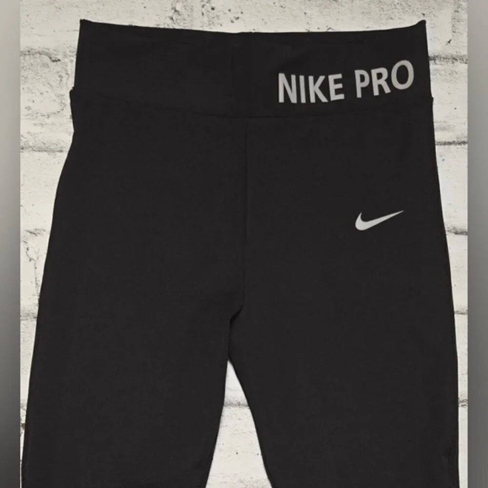 Nike Pro Cool Women's Black Capris Leggings. EUC